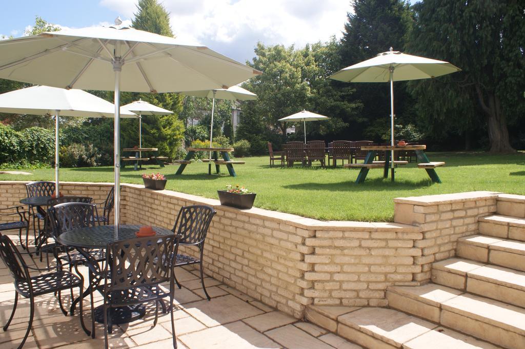 The White Horse Hotel Hertingfordbury Restoran gambar